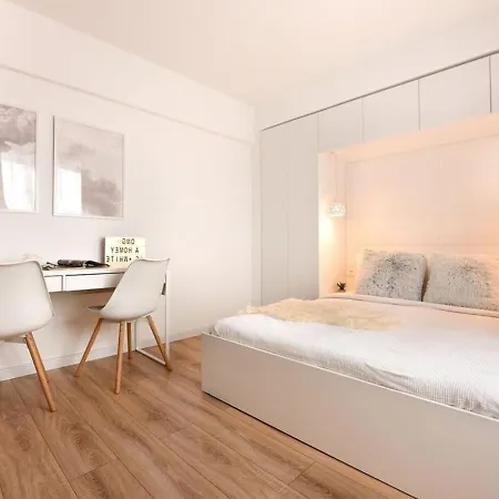 Daire White Heaven - Stylish 9th-floor With Views Bükreş