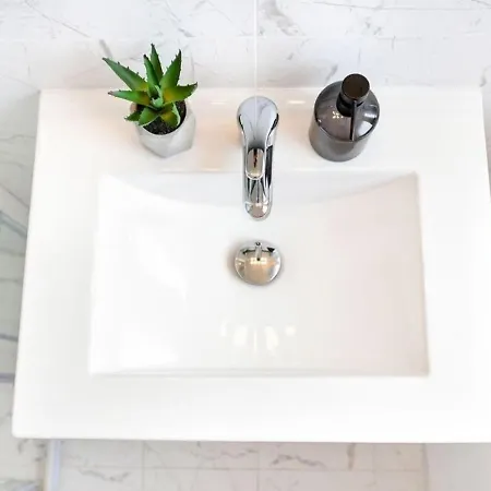 White Heaven - Stylish 9th-floor With Views Appartamento