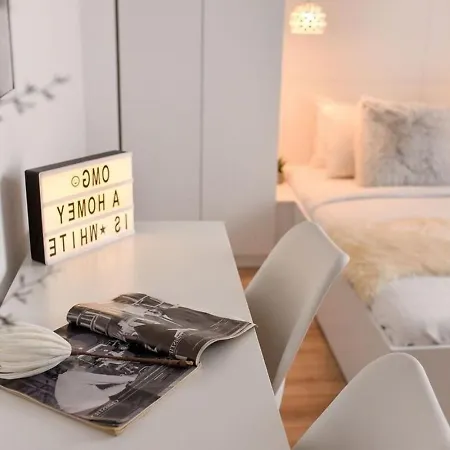 White Heaven - Stylish 9th-floor With Views