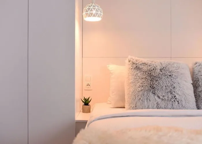 White Heaven - Stylish 9th-floor With Views