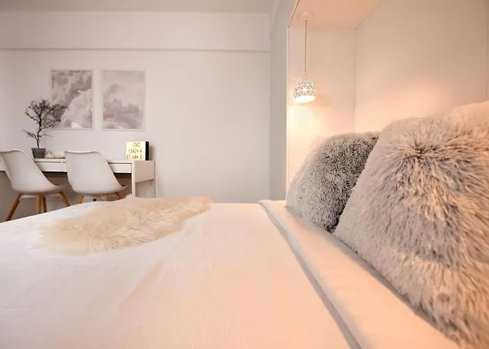 White Heaven - Stylish 9th-floor With Views Bucarest