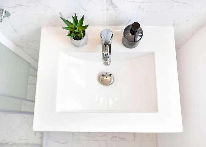 White Heaven - Stylish 9th-floor With Views Apartmán