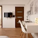 White Heaven - Stylish 9th-floor With Views