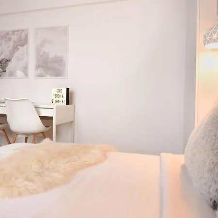 White Heaven - Stylish 9th-floor With Views * Boekarest