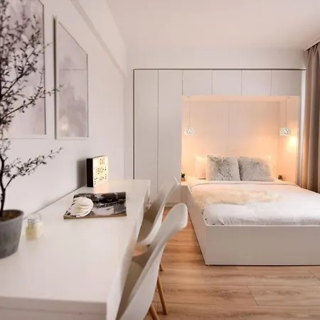 White Heaven - Stylish 9th-floor With Views * Boekarest