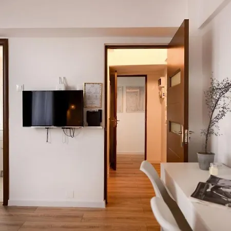 White Heaven - Stylish 9th-floor With Views * Bucareste