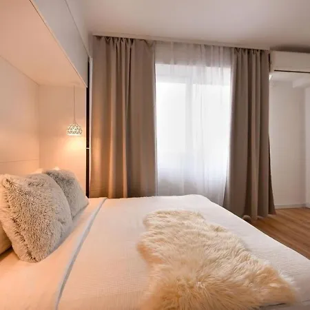 Appartement White Heaven - Stylish 9th-floor With Views Boekarest