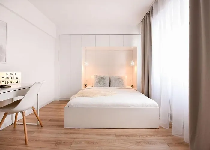 White Heaven - Stylish 9th-floor With Views *