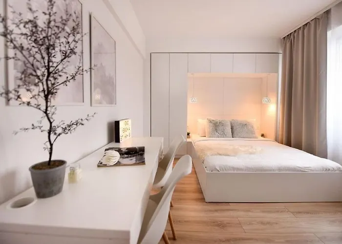 White Heaven - Stylish 9th-floor With Views * Bucarest