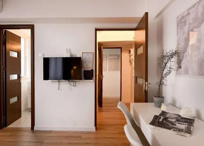 White Heaven - Stylish 9th-floor With Views * Bucarest